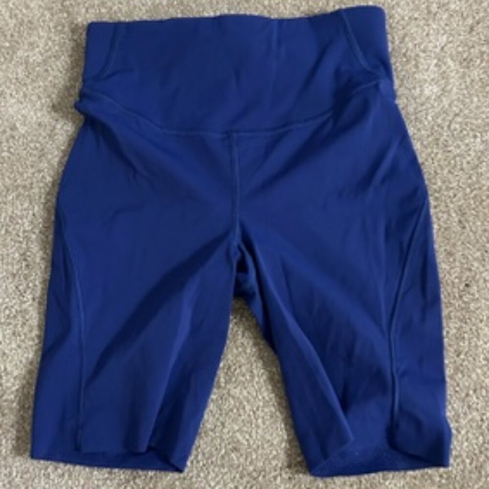 lululenmon athletic shorts